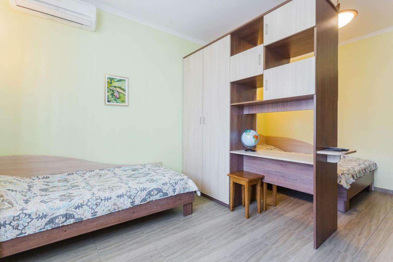Солнечная Квартира На Ломоносова 71, Вднх Kyiv Exterior photo